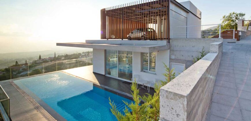 Villa avec piscine à vendre à Tanger Jbel Kbir, 850m², vue mer.