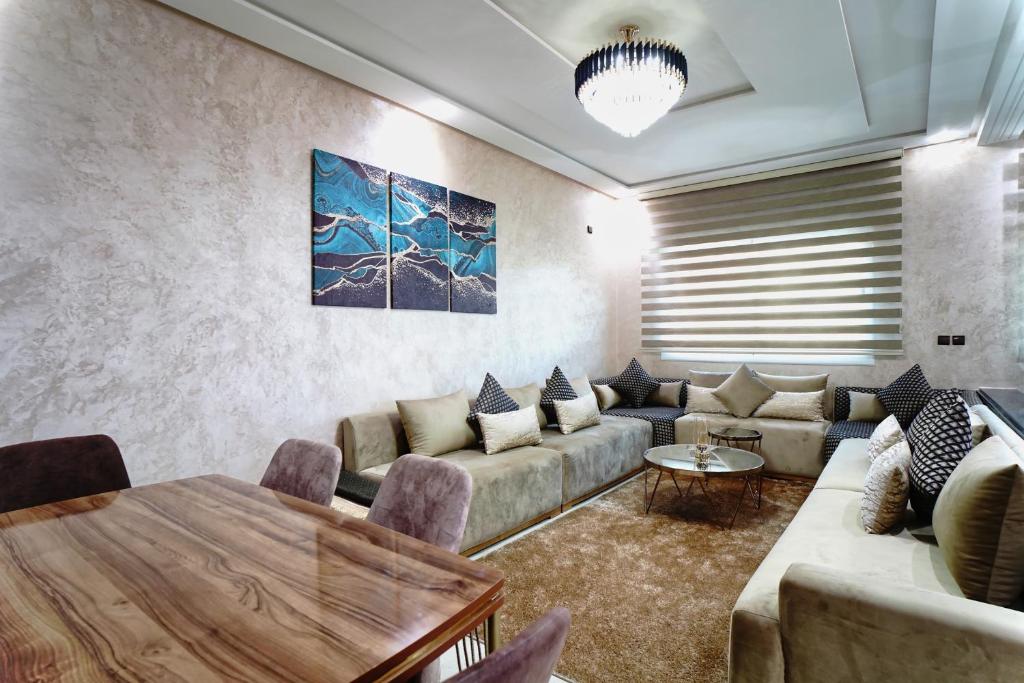 Appartement meublé à vendre à Casablanca Bourgogne, 120m², vue sur mer. Appartement meublé à vendre à Casablanca Bourgogne, 120m², vue sur mer.